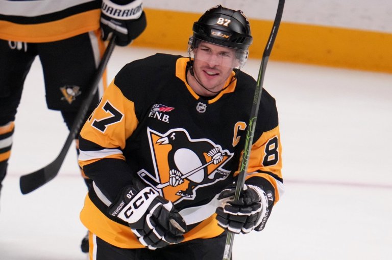 Sidney Crosby breaks Penguins scoring record previously held by Mario Lemieux | iNFOnews.ca