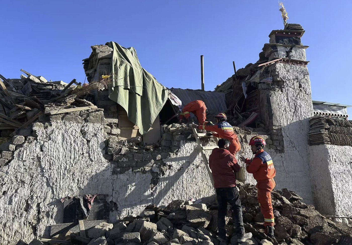 Tibet earthquake kills at least 126 people and leaves many trapped | iNFOnews.ca