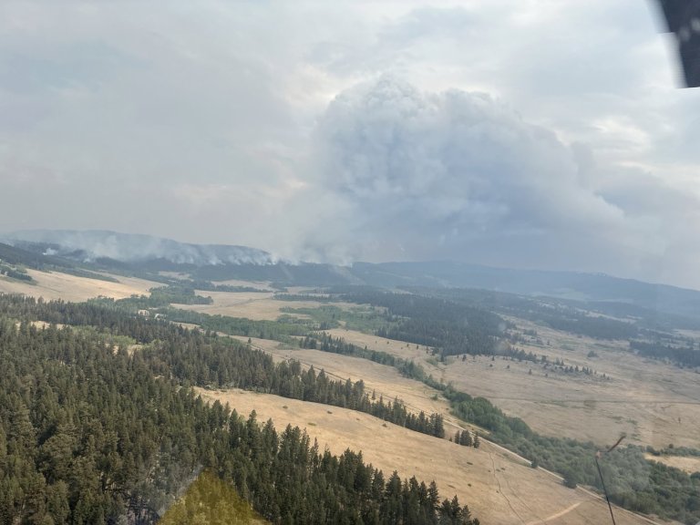 Wildfires merge, cross Highway 97 north of Clinton, B.C. | iNFOnews.ca
