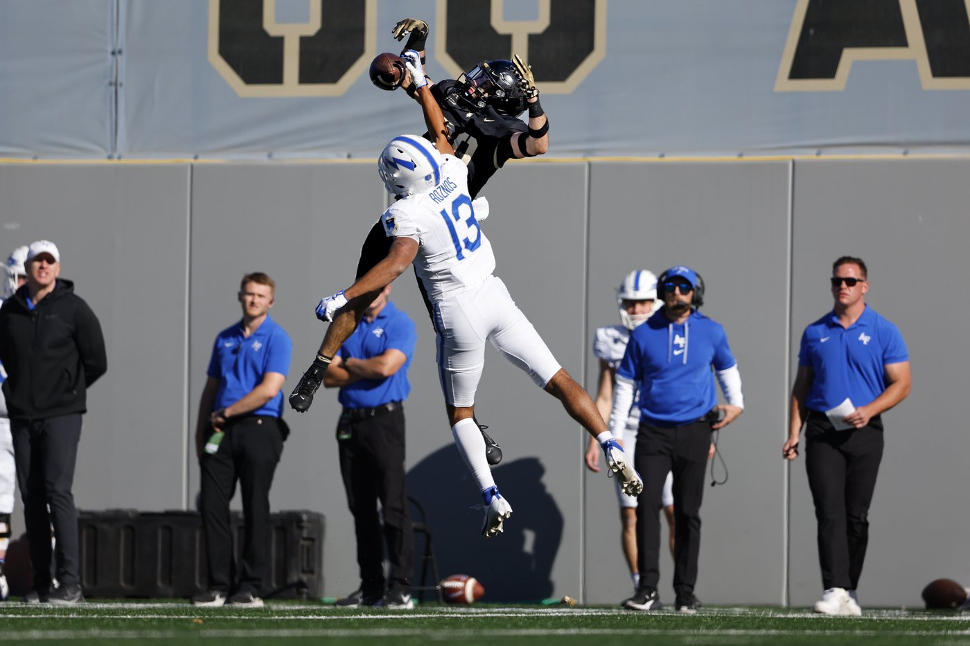 Kanye Udoh scores two touchdowns and leads No. 21 Army over Air Force 20-3 | iNFOnews.ca Kanye Udoh scores two touchdowns and leads No. 21 Army over Air Force 20-3 | iNFOnews.ca