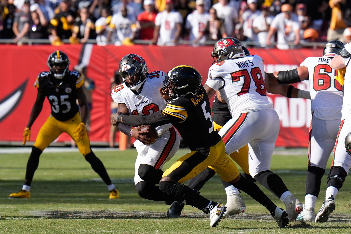 Rodgers throws 2 late TD passes as Steelers storm back to beat Buccaneers 26-19 in OT | iNFOnews.ca Rodgers throws 2 late TD passes as Steelers storm back to beat Buccaneers 26-19 in OT | iNFOnews.ca