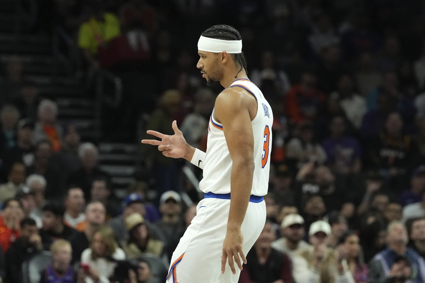 Brunson scores 36, Towns adds 34 as Knicks beat Suns 138-122 for 4th straight win | iNFOnews.ca