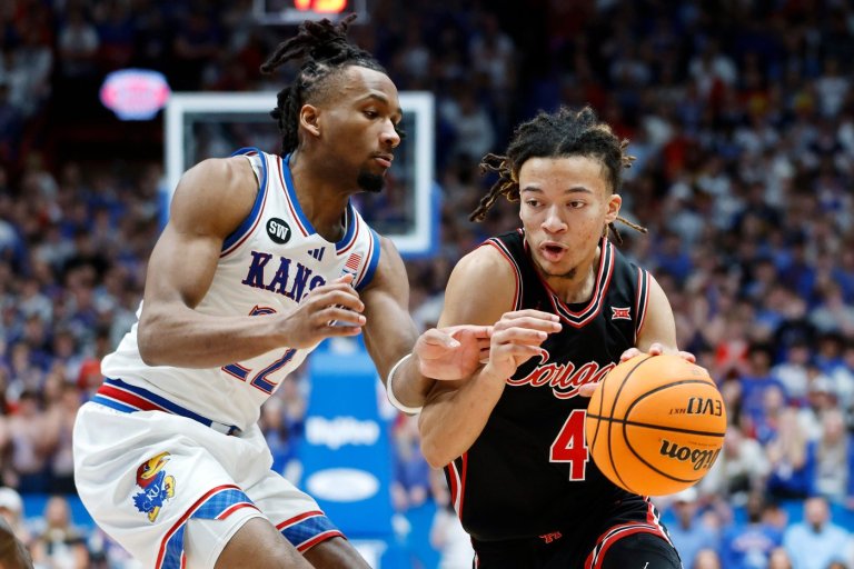 White scores 23 as No. 14 Kansas rebounds with 69-56 win over No. 5 Houston | iNFOnews.ca