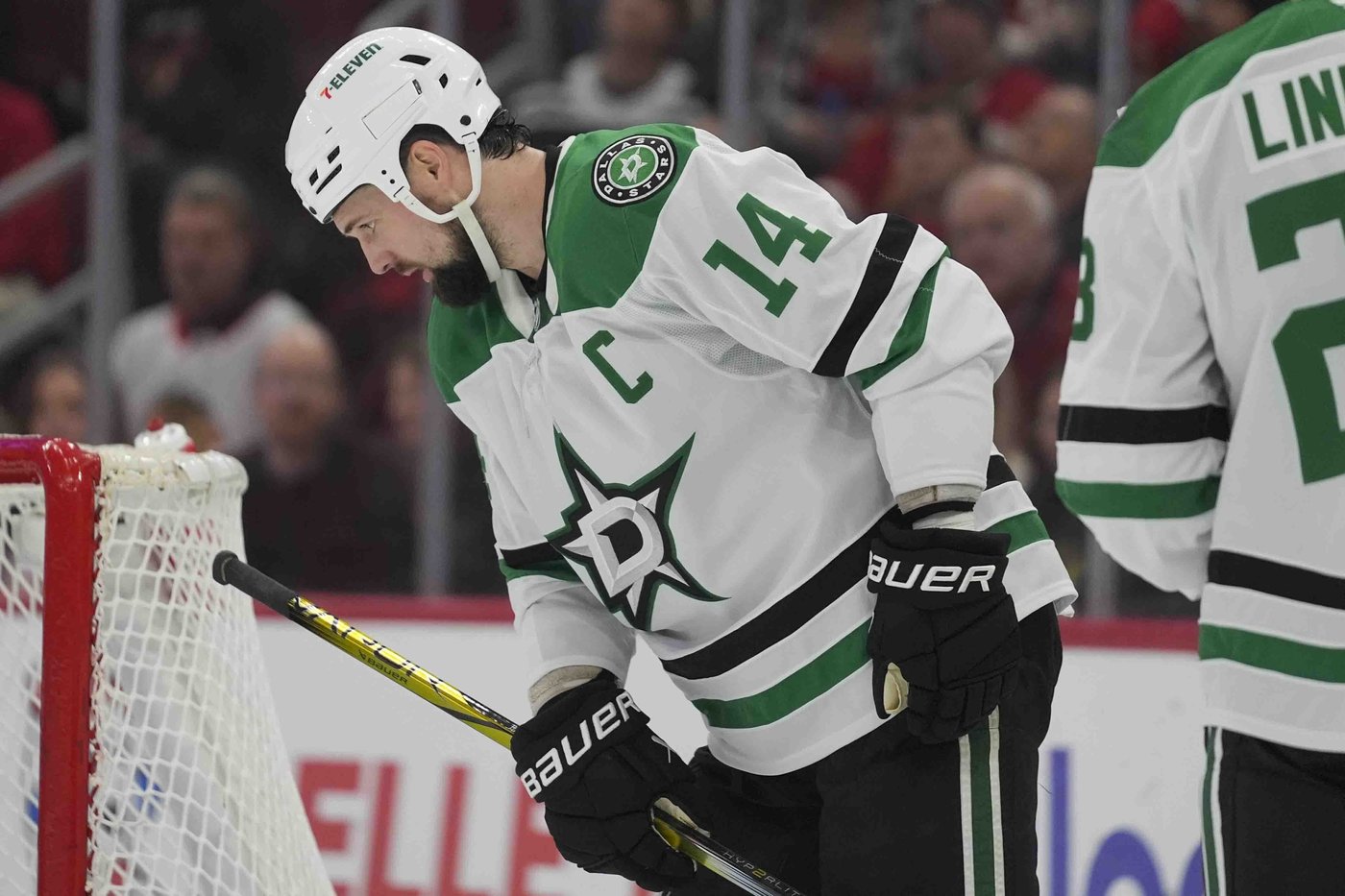 Matt Duchene and Jamie Benn lead the Stars past the Blackhawks 5-1 | iNFOnews.ca