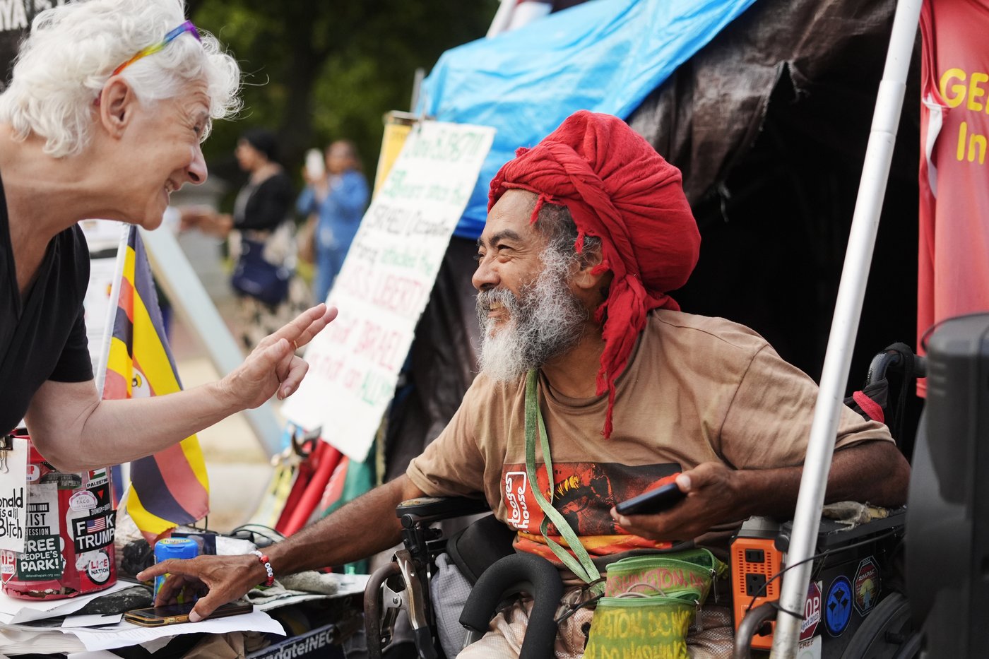 A decades-long peace vigil outside the White House is dismantled after Trump's order | iNFOnews.ca