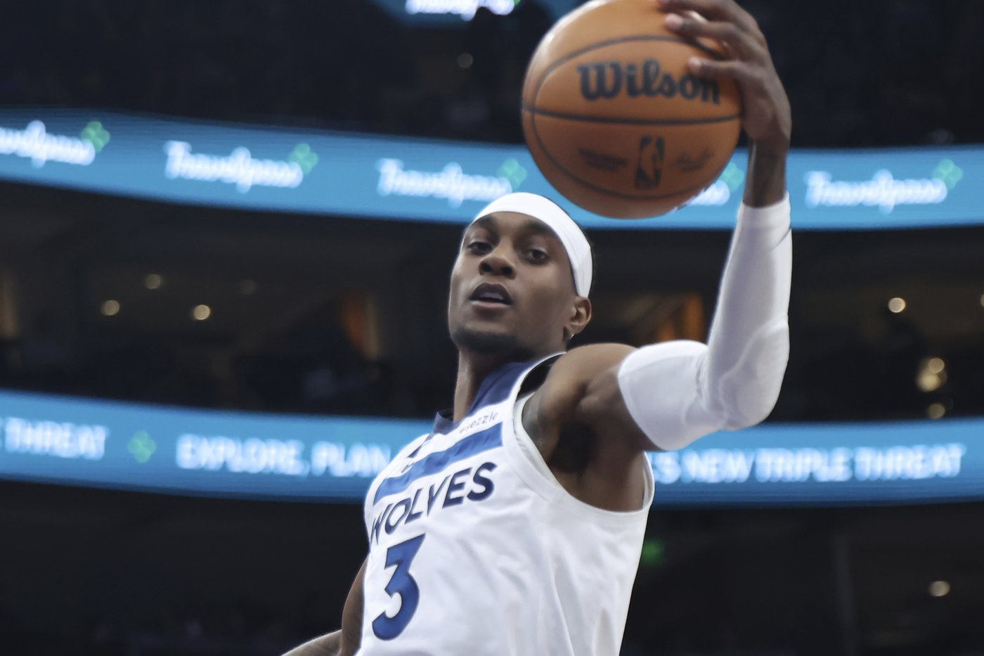 Anthony Edwards scores 36 points in the Timberwolves' 138-113 victory over the Jazz | iNFOnews.ca