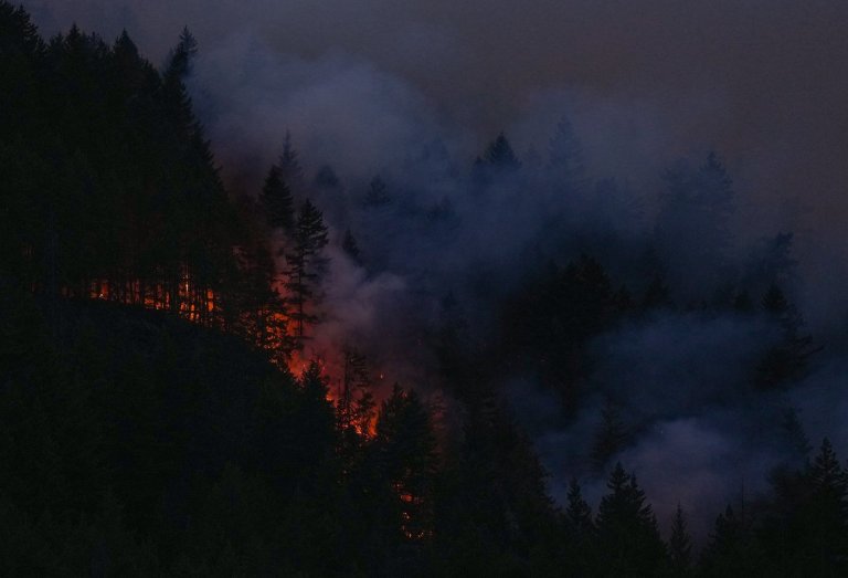 B.C. crews use drone in controlled burn during wildfire fight, in Canadian first | iNFOnews.ca