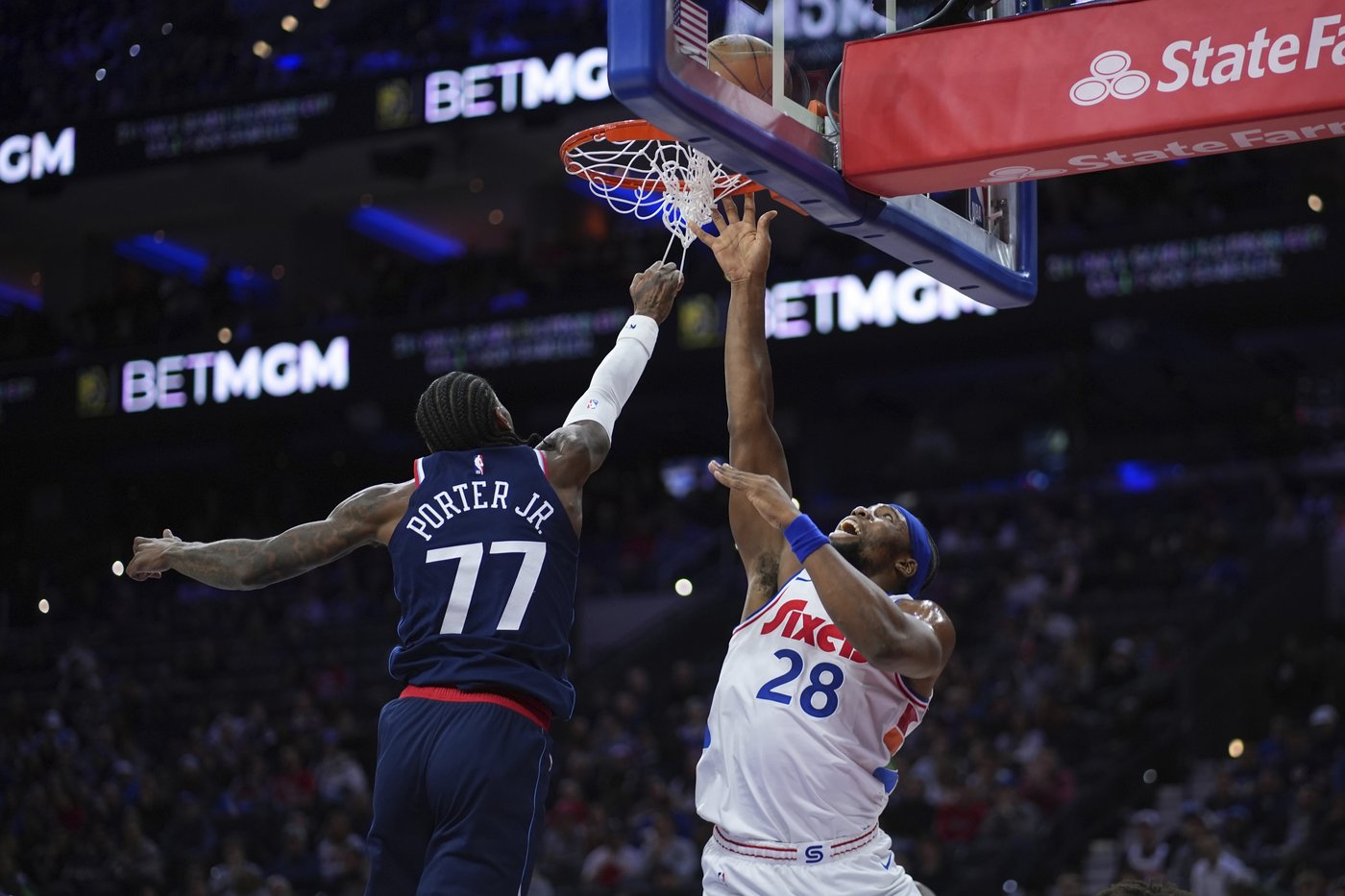 James Harden scores 23 points to lead Clippers to rout over his old 76ers team, 125-99 | iNFOnews.ca