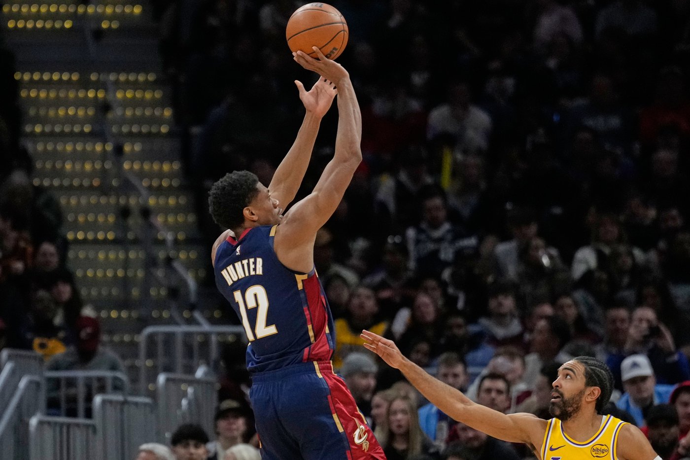 Lakers acquire 3-point shooter Luke Kennard from busy Hawks for point guard Gabe Vincent | iNFOnews.ca Lakers acquire 3-point shooter Luke Kennard from busy Hawks for point guard Gabe Vincent | iNFOnews.ca