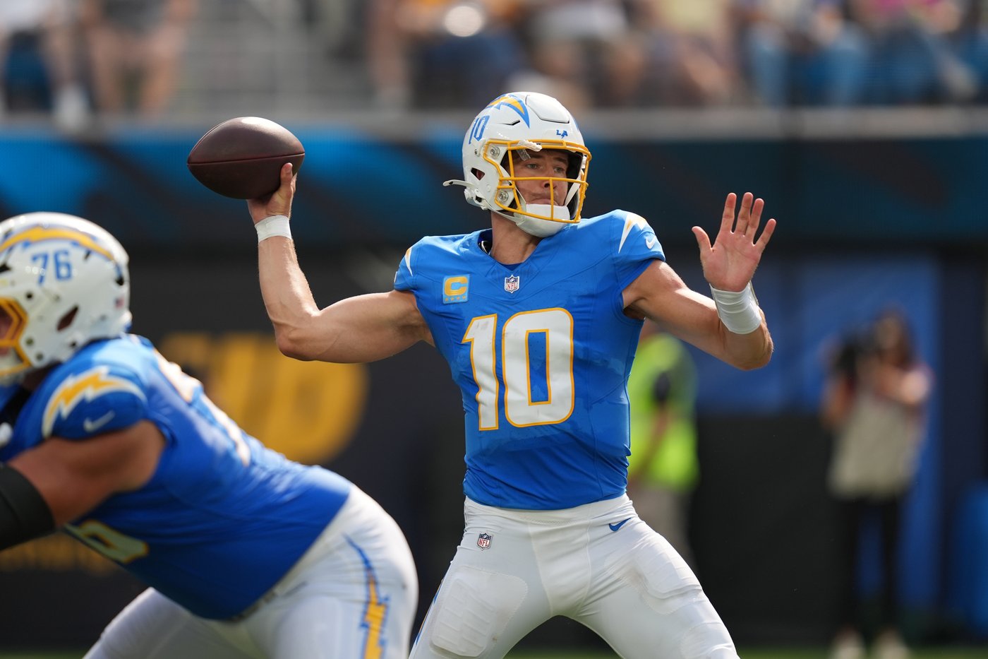 Chargers' defense struggles in first outing under new coordinator Chris O'Leary | iNFOnews.ca Chargers' defense struggles in first outing under new coordinator Chris O'Leary | iNFOnews.ca