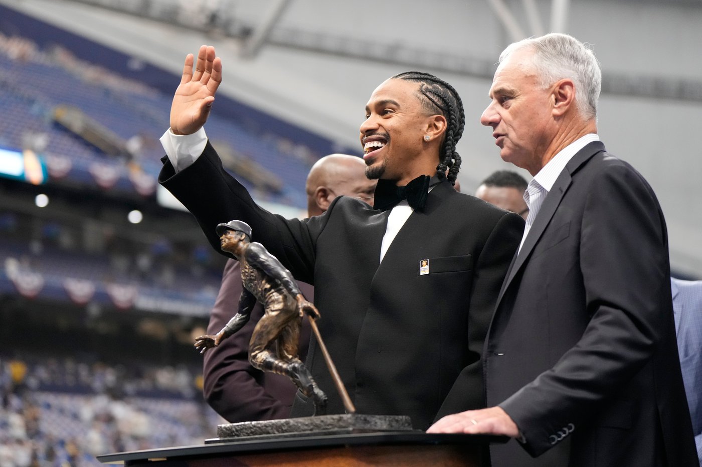 Mets' Francisco Lindor wins Roberto Clemente Award for humanitarian work | iNFOnews.ca Mets' Francisco Lindor wins Roberto Clemente Award for humanitarian work | iNFOnews.ca