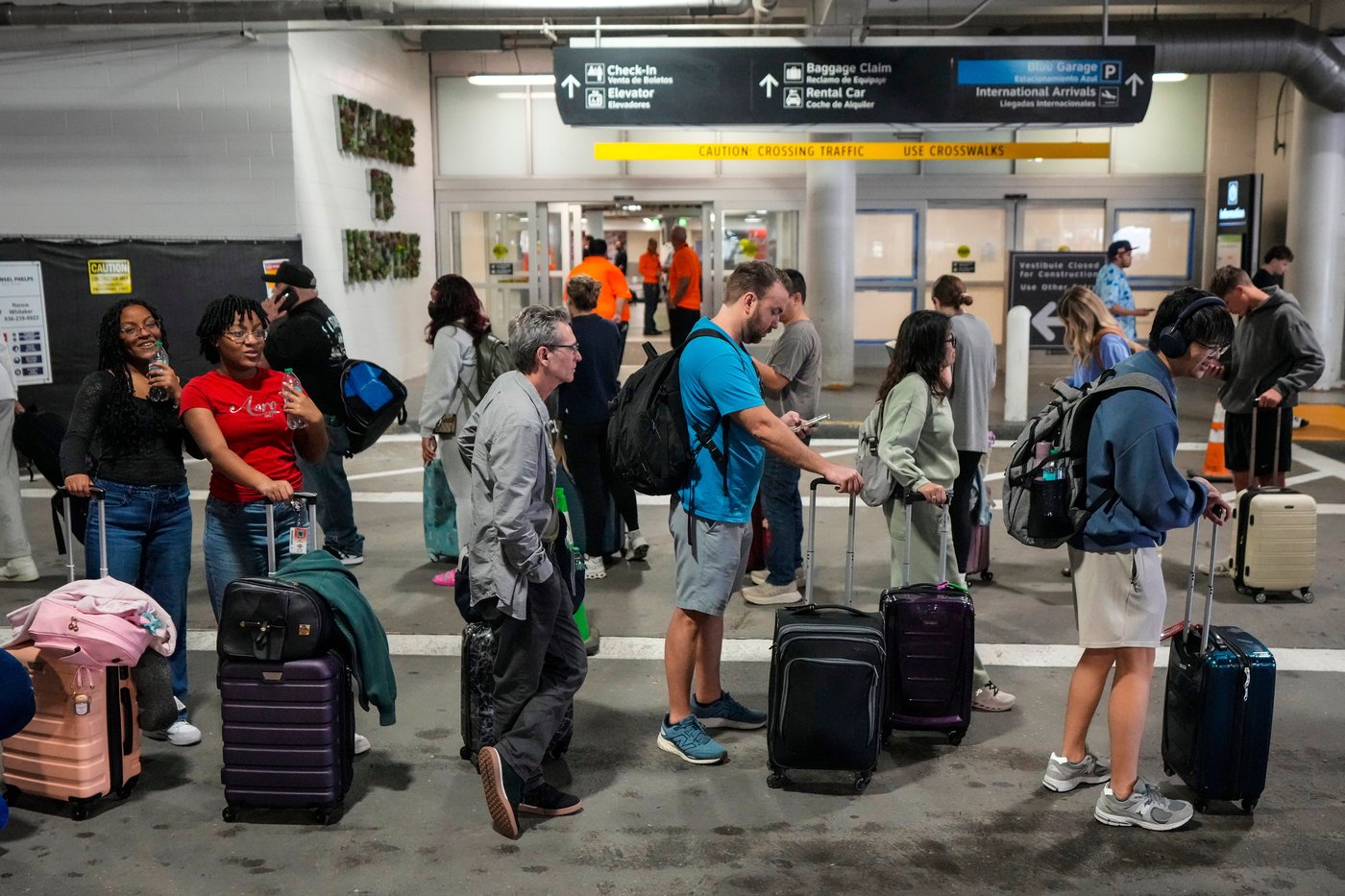Travelers encounter long waits at some airports as DHS shutdown affects security checkpoints | iNFOnews.ca Travelers encounter long waits at some airports as DHS shutdown affects security checkpoints | iNFOnews.ca