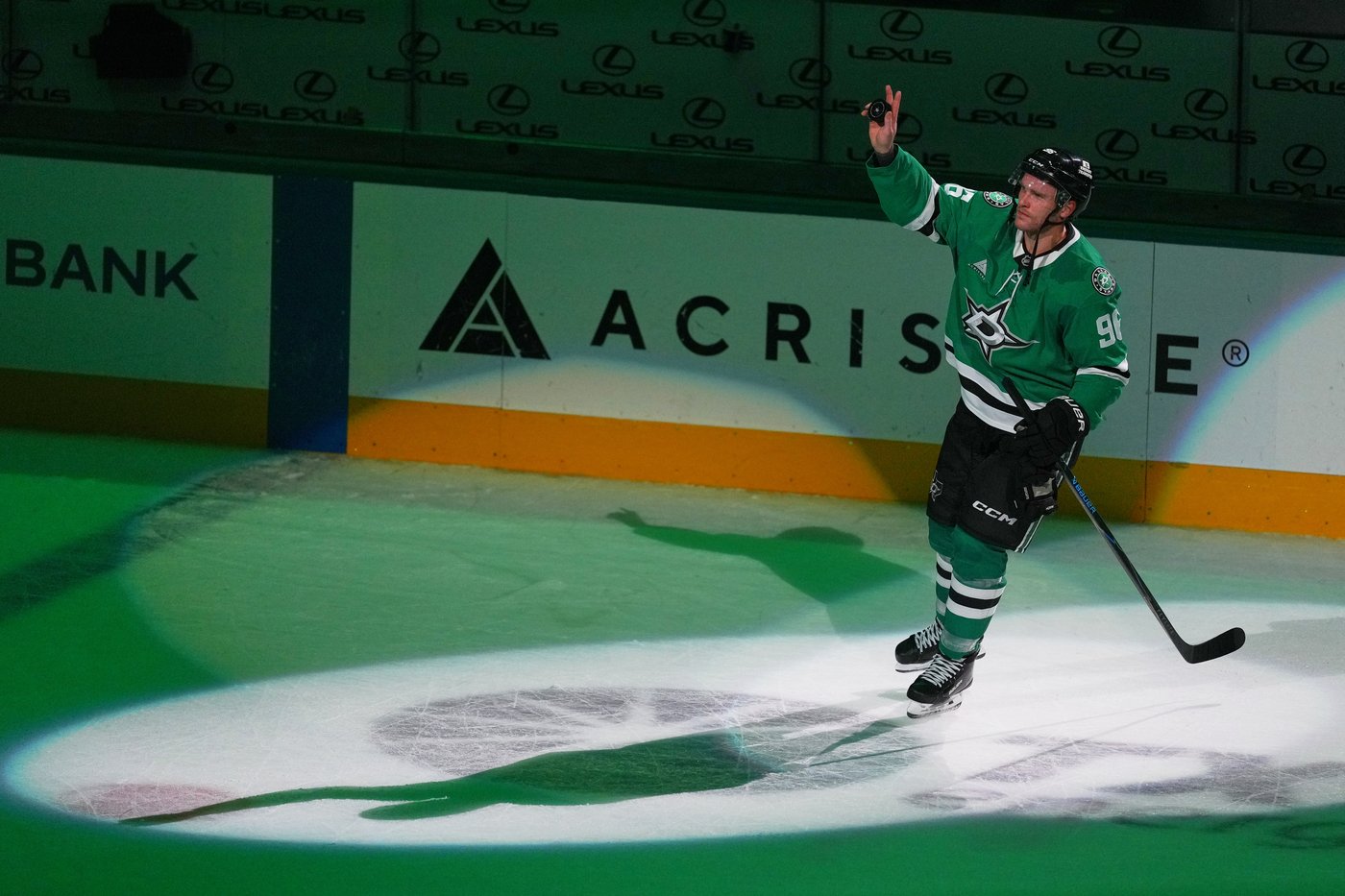 Mikko Rantanen's overtime hat trick gives the Stars a 3-2 win over the Bruins | iNFOnews.ca Mikko Rantanen's overtime hat trick gives the Stars a 3-2 win over the Bruins | iNFOnews.ca