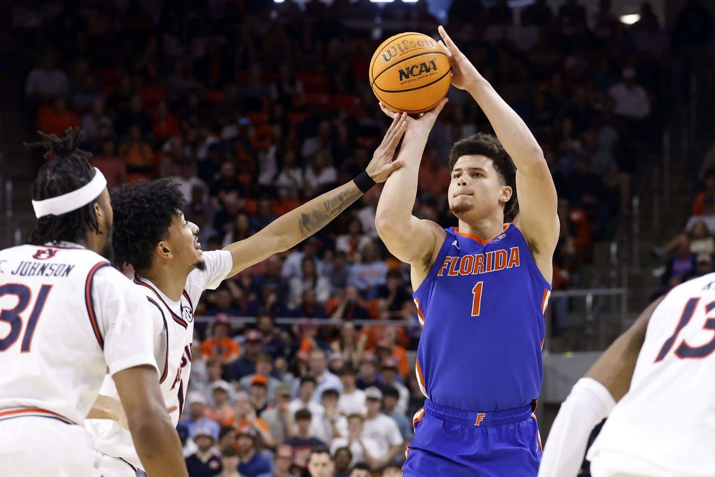 No. 6 Florida beats top-ranked Auburn 90-81 and ends the Tigers' 14-game winning streak | iNFOnews.ca