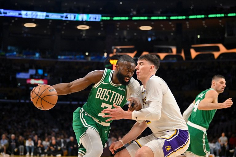 Jaylen Brown, Payton Pritchard lead Celtics past Lakers 111-89 for a season sweep of this rivalry | iNFOnews.ca
