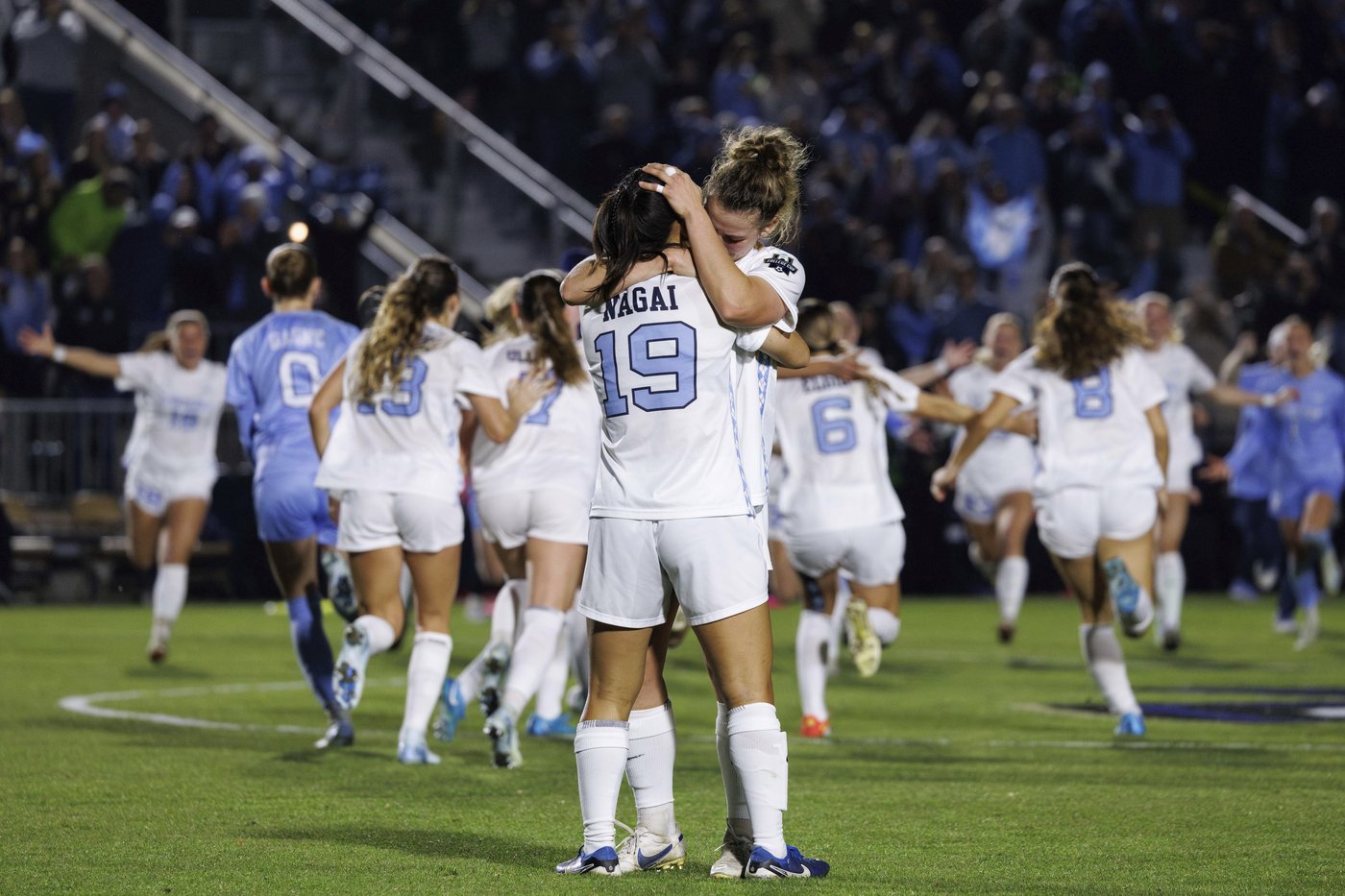 Olivia Thomas scores on a free kick to secure UNC's first women's soccer championship since 2012 | iNFOnews.ca