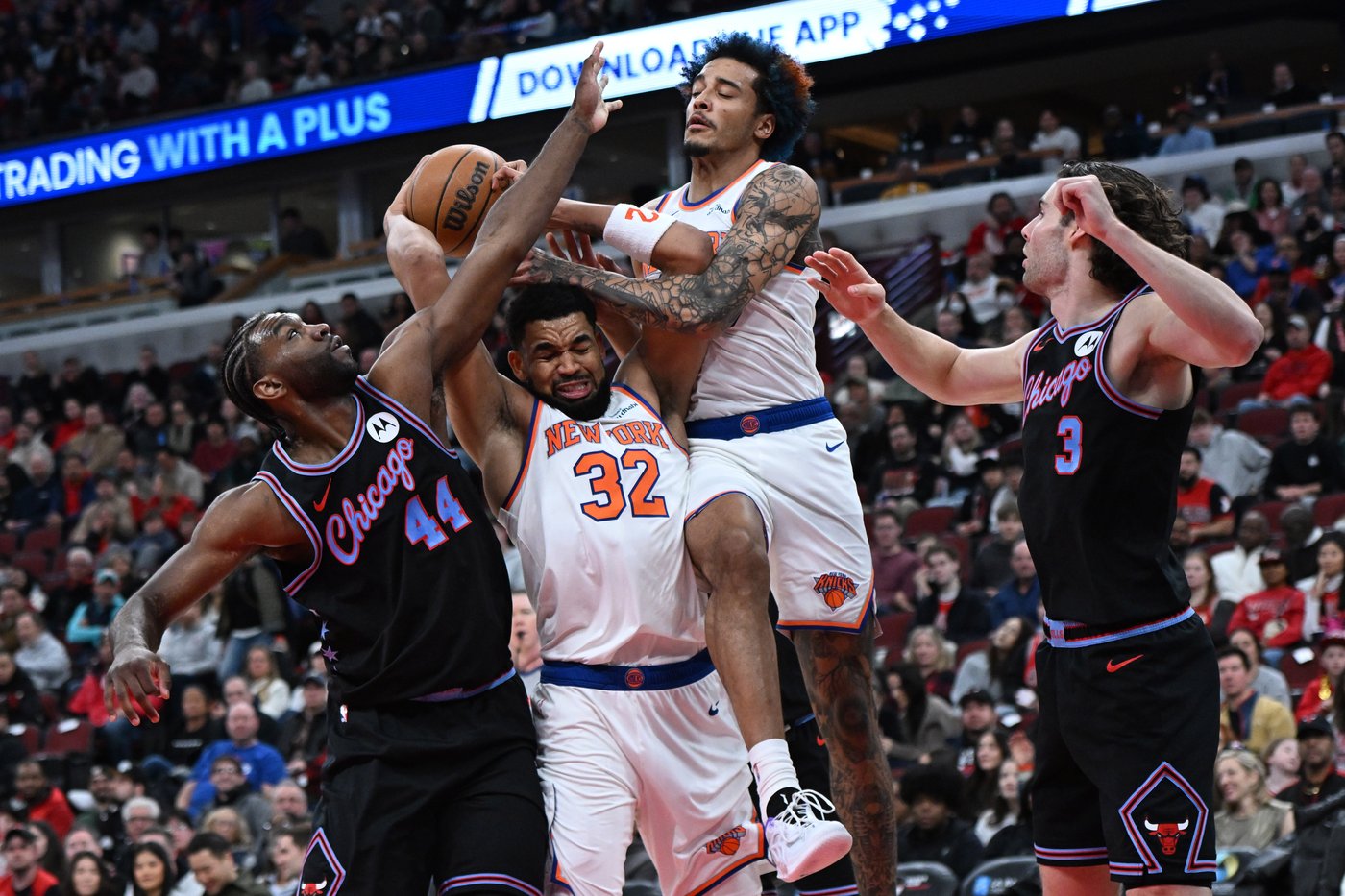 Towns has 28 points and 11 rebounds, Knicks top Bulls 105-99 | iNFOnews.ca