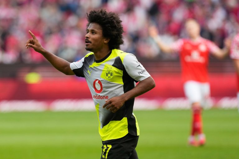 Dortmund beats Mainz 2-0 to keep pace with Bundesliga leader Bayern | iNFOnews.ca