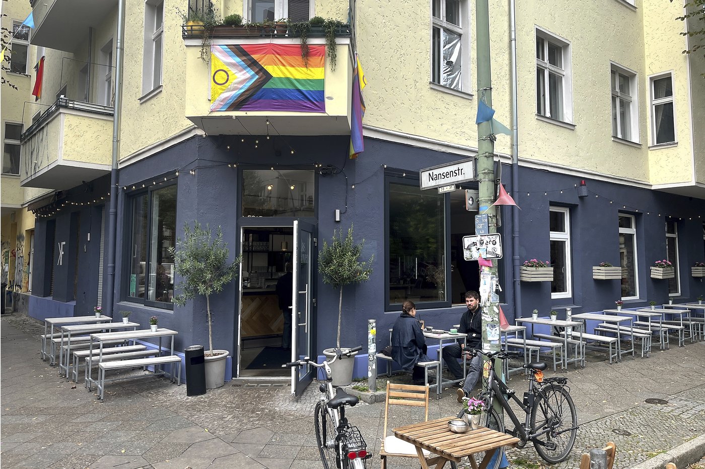 How an LGBTQ+ cafe's neon sign became a beacon for hate in Berlin | iNFOnews.ca How an LGBTQ+ cafe's neon sign became a beacon for hate in Berlin | iNFOnews.ca