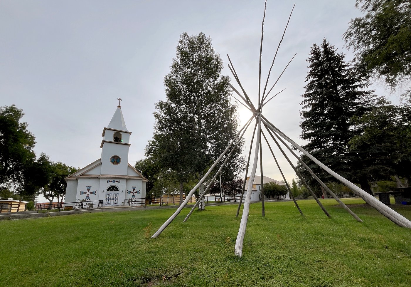 A Christian pastor called Arapaho ceremonies 'idol worship.' Now the tribe wants her church gone | iNFOnews.ca