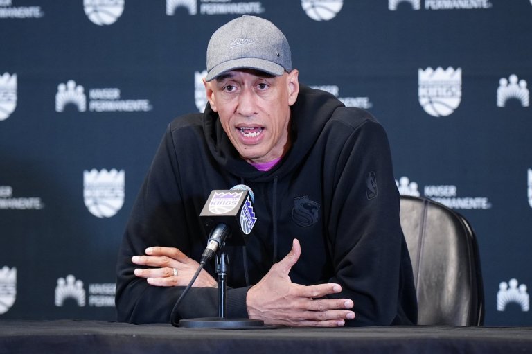 Kings will bring back coach Doug Christie for a second full season, AP source says | iNFOnews.ca