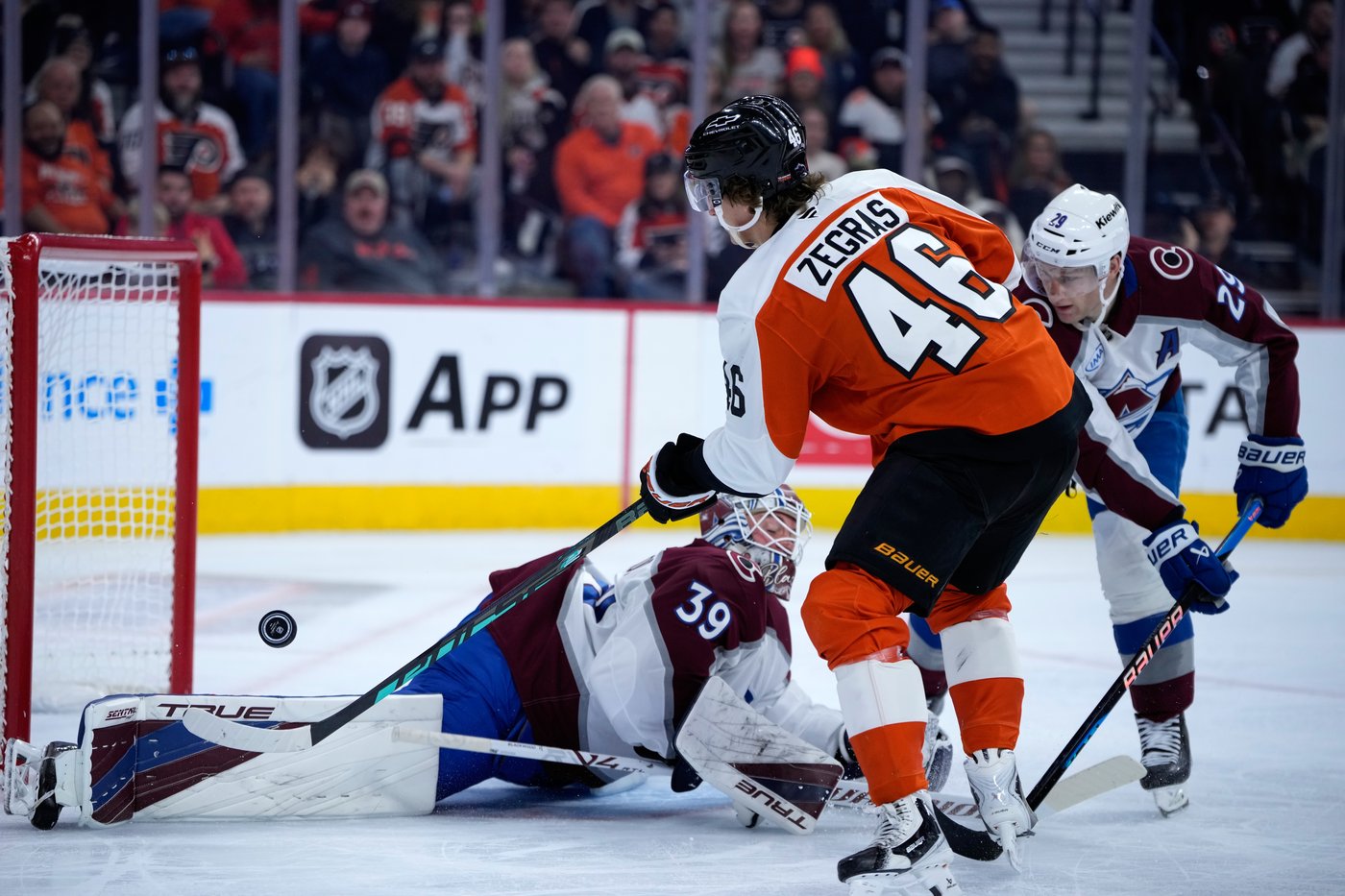 Matvei Michkov scores 2 goals and Flyers beat Avalanche 3-2 for 2nd straight win | iNFOnews.ca Matvei Michkov scores 2 goals and Flyers beat Avalanche 3-2 for 2nd straight win | iNFOnews.ca