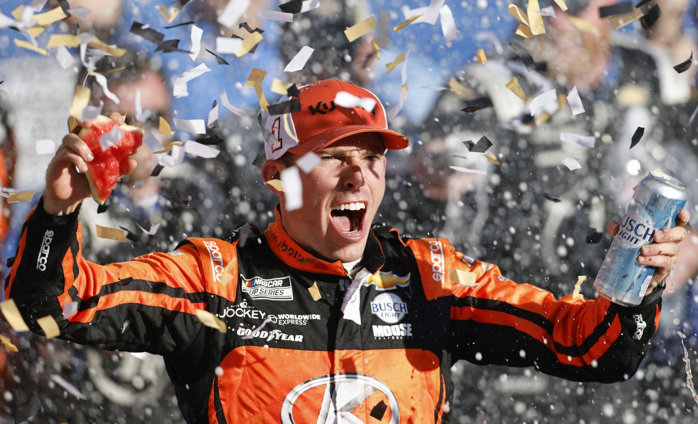 Chastain passes Truex on late restart to win NASCAR Cup Series race at Kansas Speedway | iNFOnews.ca Chastain passes Truex on late restart to win NASCAR Cup Series race at Kansas Speedway | iNFOnews.ca