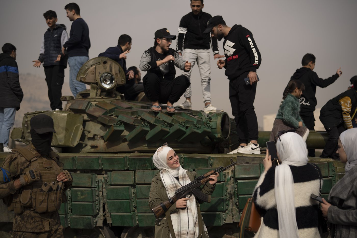 One week into a new Syria, rebels aim for normalcy and Syrians vow not to be silent again | iNFOnews.ca