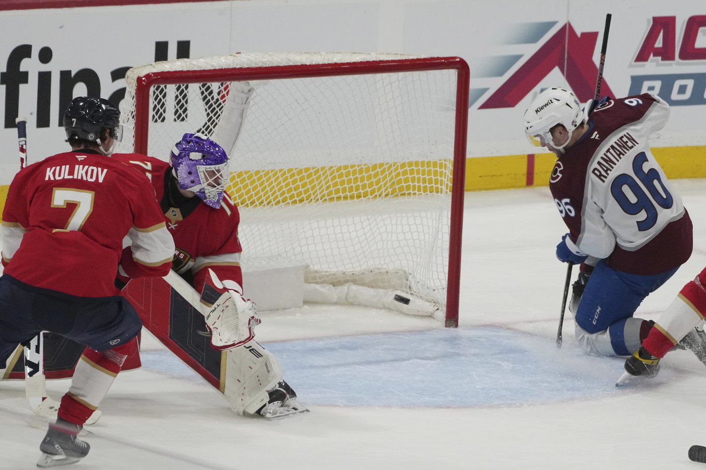 Drouin scores his first 2 goals of season, Avs beat slumping Panthers 7-4 | iNFOnews.ca Drouin scores his first 2 goals of season, Avs beat slumping Panthers 7-4 | iNFOnews.ca