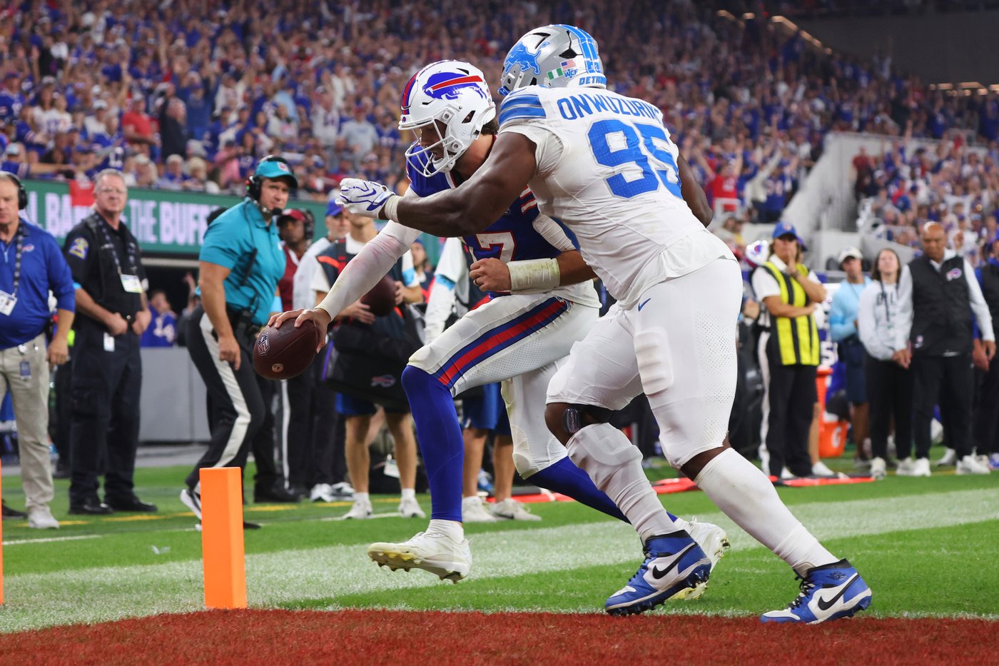 NFL defenses don't seem quite ready to face the sharp offenses putting up big points early on | iNFOnews.ca
