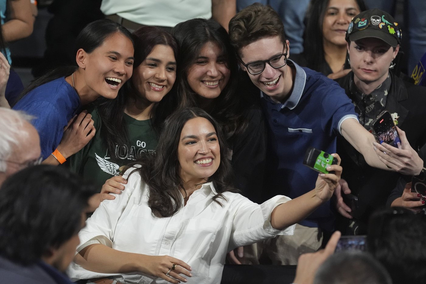 PHOTO COLLECTION: AOC Bernie Sanders | iNFOnews.ca