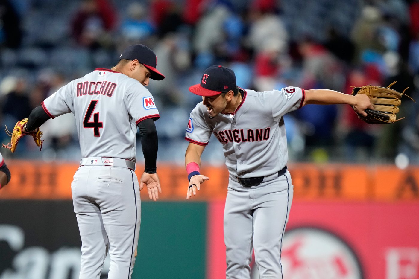Williams goes pitch-for-pitch against Phillies' ace Sánchez. Both were sharp in Cleveland's 1-0 win | iNFOnews.ca