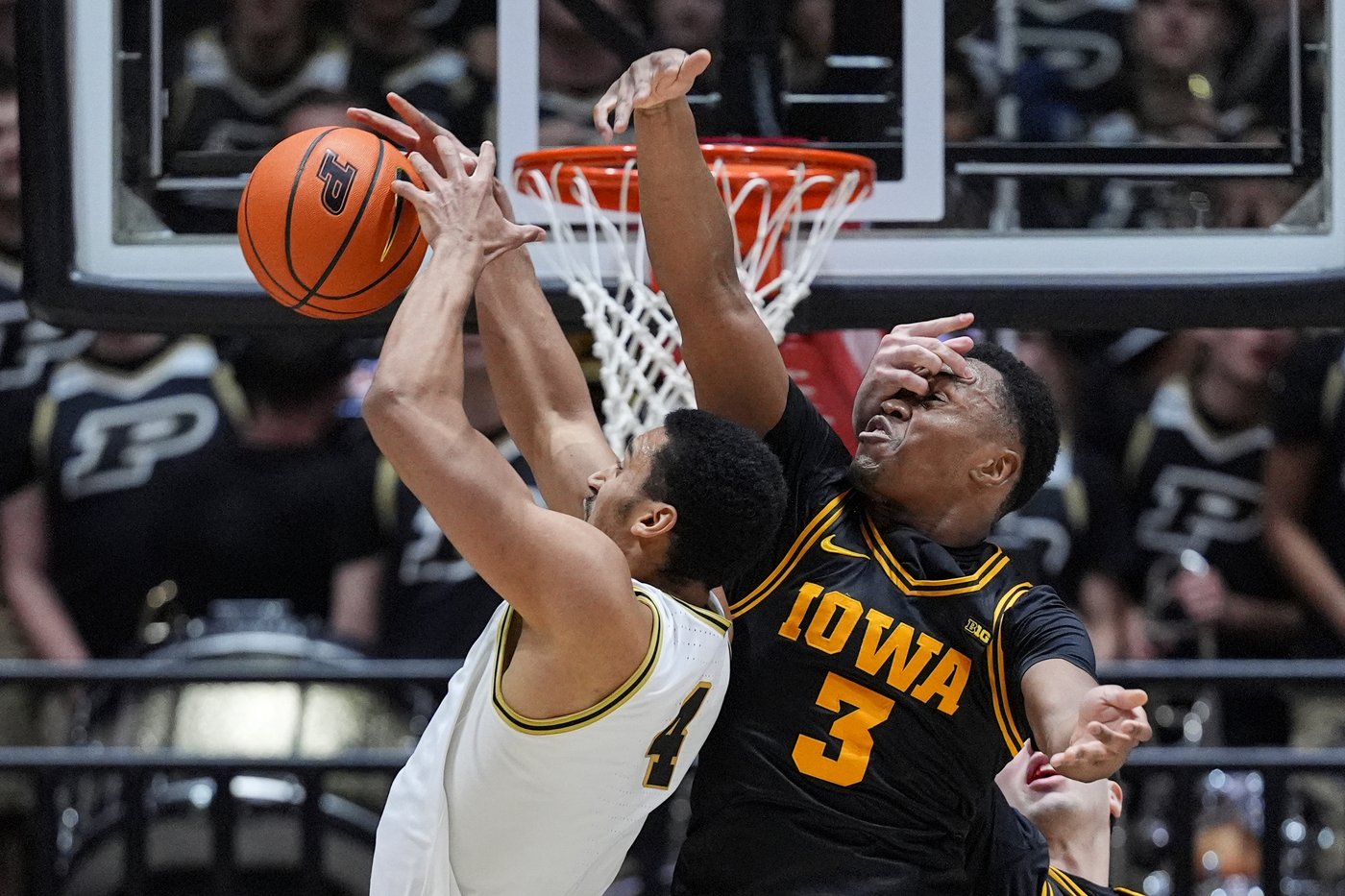 Braden Smith leads 2nd-half charge in No. 5 Purdue's 79-72 comeback victory over Iowa | iNFOnews.ca Braden Smith leads 2nd-half charge in No. 5 Purdue's 79-72 comeback victory over Iowa | iNFOnews.ca
