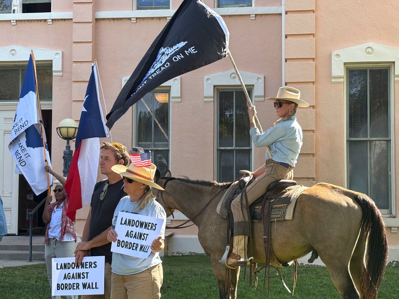 Texas landowners ask a court to stop Trump’s Big Bend wall plans | iNFOnews.ca
