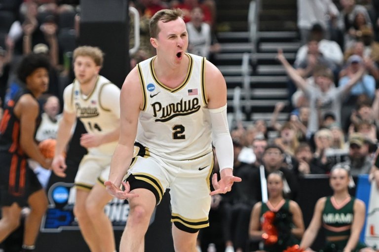 Fletcher Loyer stars as Purdue advances to 3rd straight Sweet 16, beating Miami 79-69 | iNFOnews.ca