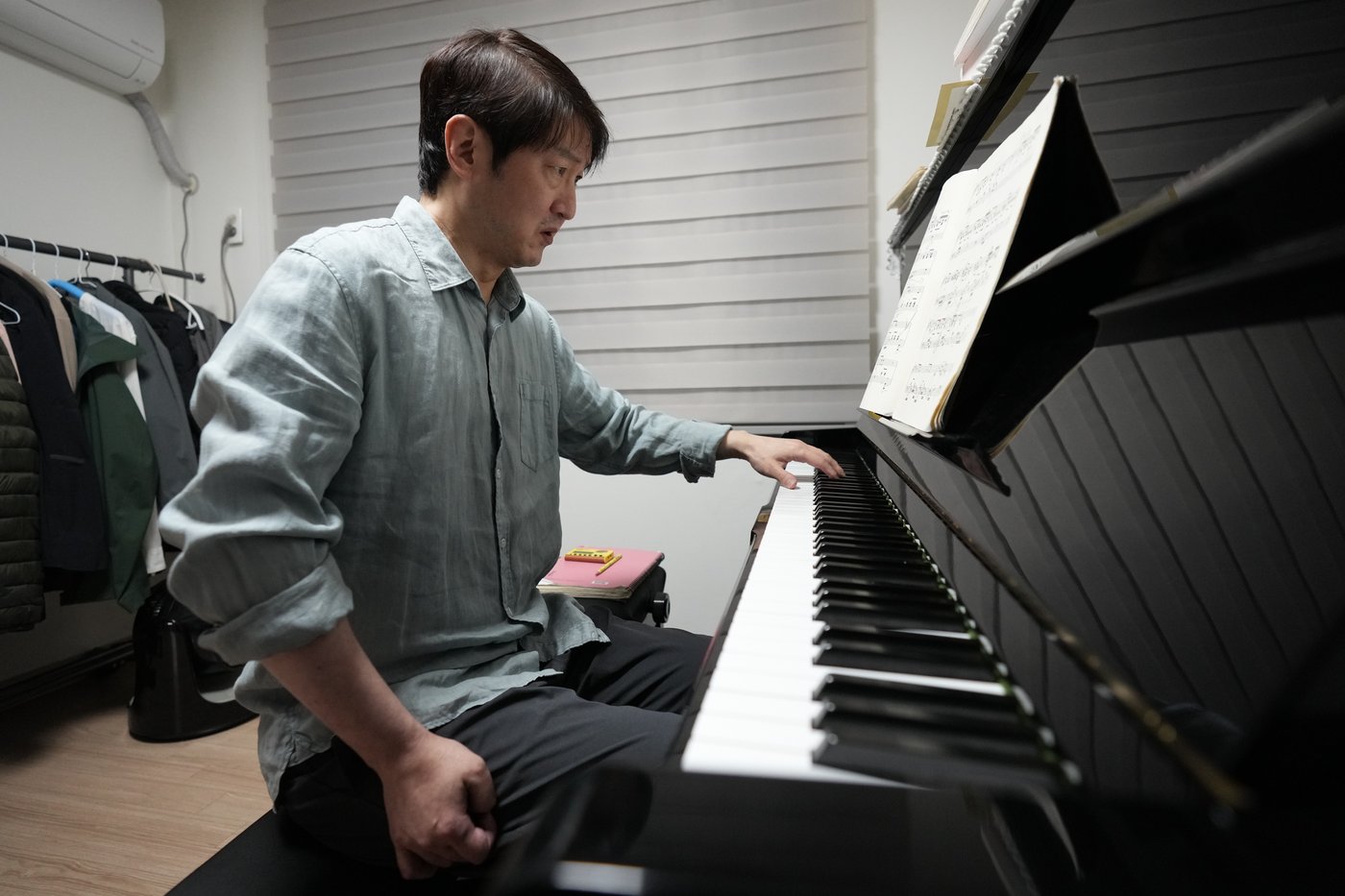 After a paralyzing stroke, a South Korean pianist recreates himself as a one-handed performer | iNFOnews.ca After a paralyzing stroke, a South Korean pianist recreates himself as a one-handed performer | iNFOnews.ca