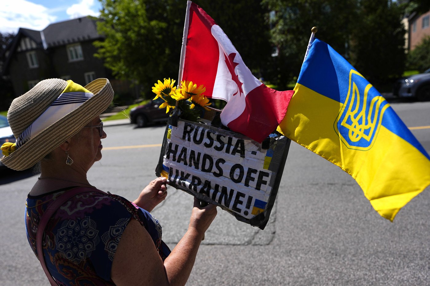 Russian embassy protesters keep daily picket, 4.5 years into Ukraine invasion | iNFOnews.ca Russian embassy protesters keep daily picket, 4.5 years into Ukraine invasion | iNFOnews.ca