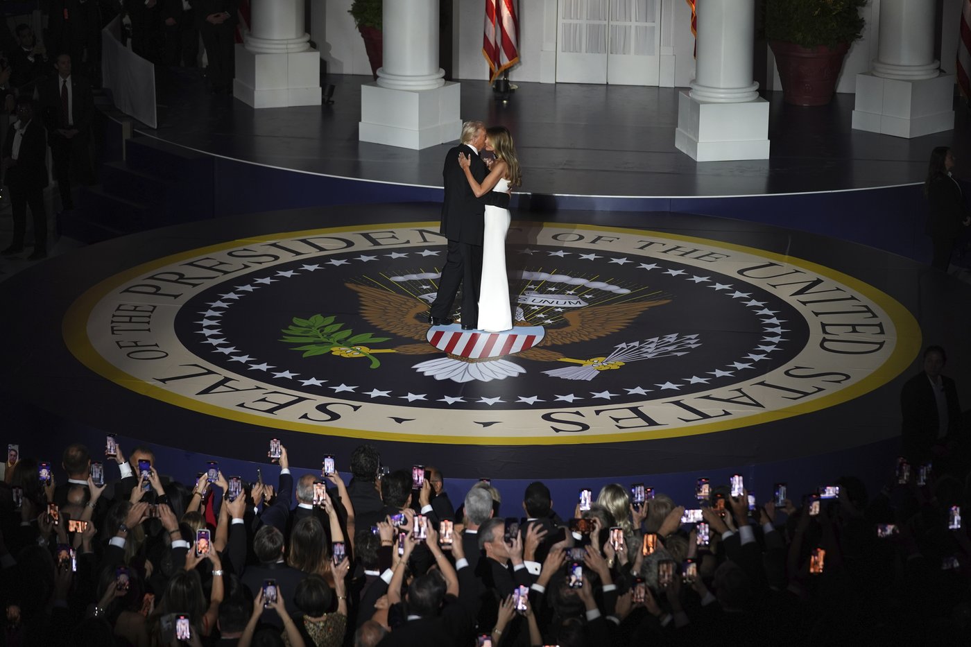 PHOTO COLLECTION: Trump Inauguration Starlight Ball | iNFOnews.ca PHOTO COLLECTION: Trump Inauguration Starlight Ball | iNFOnews.ca