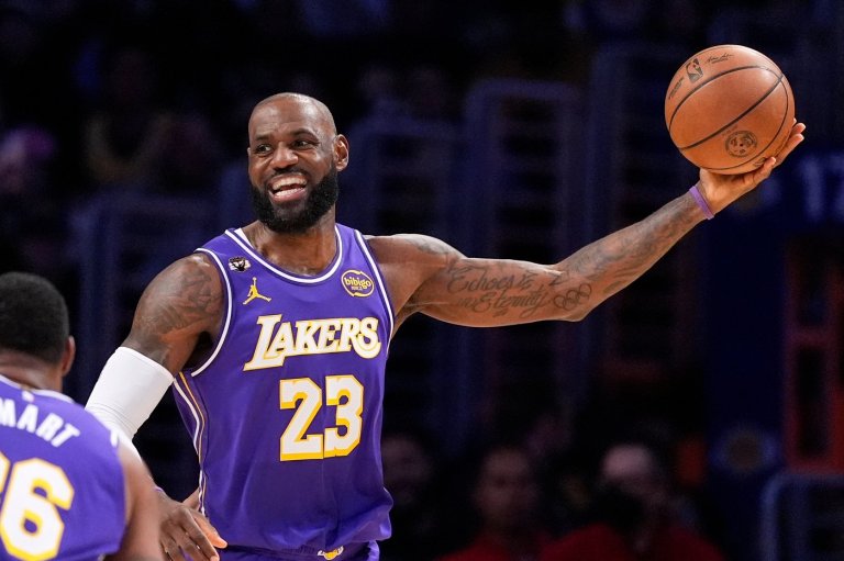 LeBron James becomes the oldest player to have a triple-double in NBA history | iNFOnews.ca