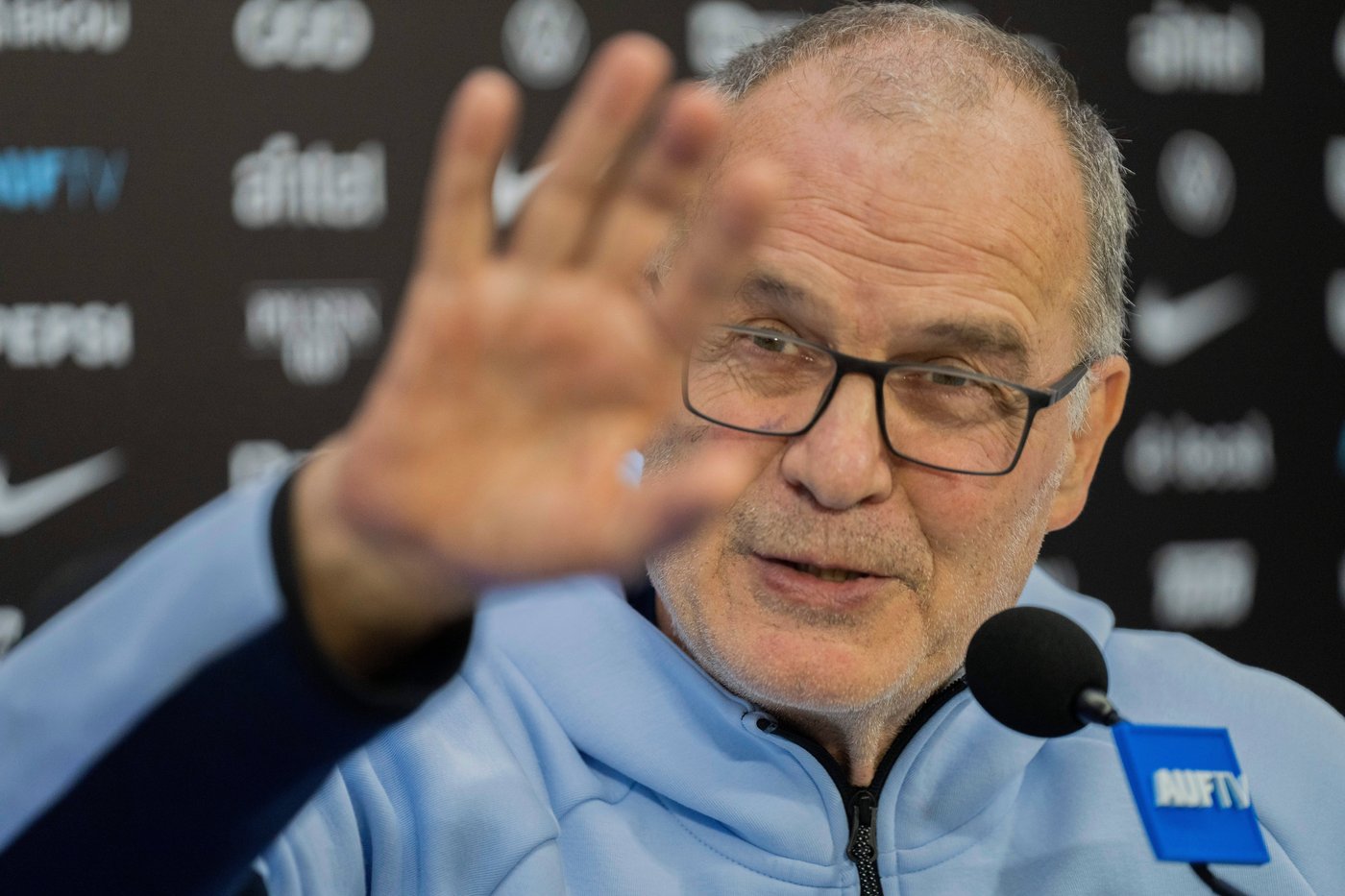 Uruguay lands in Miami after flight delay ahead of World Cup opener against Saudi Arabia | iNFOnews.ca Uruguay lands in Miami after flight delay ahead of World Cup opener against Saudi Arabia | iNFOnews.ca