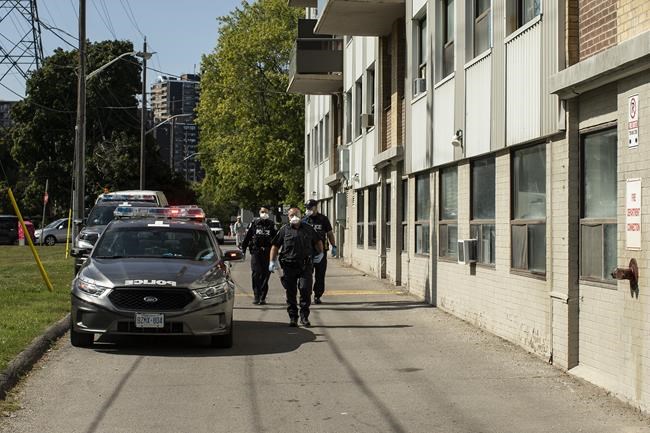 Indigenous, minority, young Canadians less likely to view police positively: Poll | iNFOnews.ca