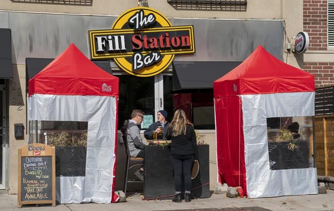 Restaurants in COVID hot spots doubt cold-weather patios will save the industry | iNFOnews.ca