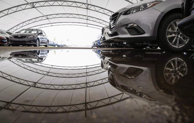 Car and truck sales down 2.1 per cent in October amid shortages, pandemic measures | iNFOnews.ca