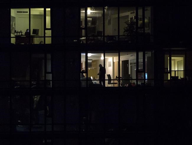 Age, income among top factors affecting well-being during pandemic, B.C. survey shows | iNFOnews.ca CP80352223