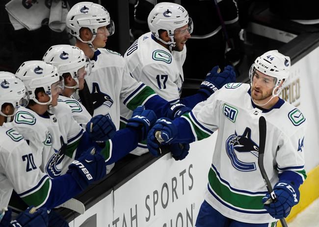 Vancouver Canucks sign forward Tyler Graovac to one-year deal | iNFOnews.ca CP84574073