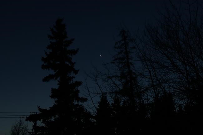 Conjunction of Jupiter and Saturn, dubbed 'Christmas Star,' visible tonight | iNFOnews.ca