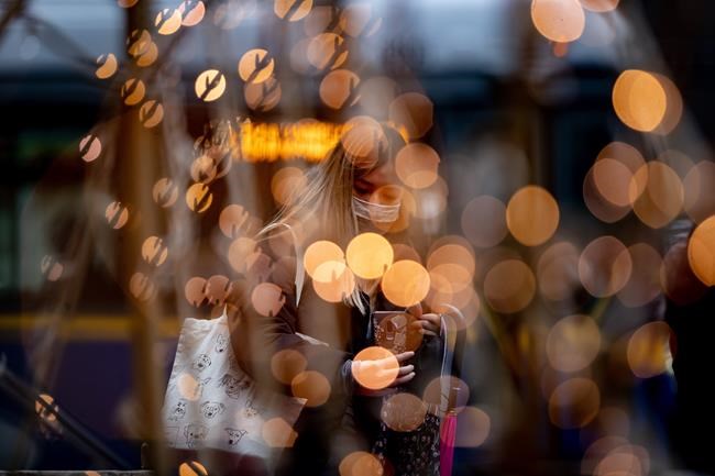 B.C. health officials urge people to avoid New Year gatherings | iNFOnews.ca B.C. health officials urge people to avoid New Year gatherings | iNFOnews.ca