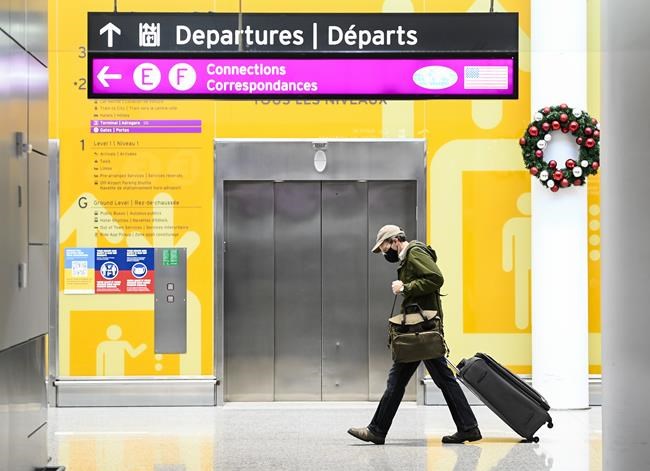 Feds look at using border data to find travellers applying for sickness benefit | iNFOnews.ca