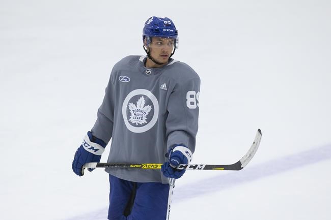 Maple Leafs lose goalie Dell to waivers; forward Robertson out around four weeks | iNFOnews.ca