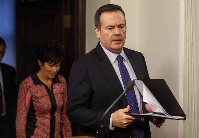 Political scientists say Kenney must rethink pugilistic approach on oil, environment | iNFOnews.ca